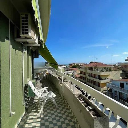La Tana Del Turista Apartment