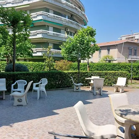 La Tana Del Turista Apartment Silvi Marina